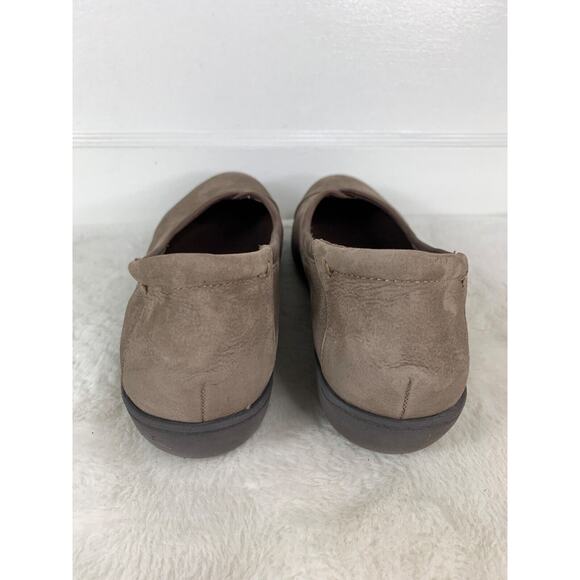 G.H. Bass & Co. Womens Taupe Suede Flats Size 10 - Picture 3 of 10